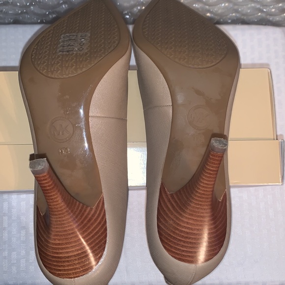 Michael Michael Kors - Picture 4 of 5